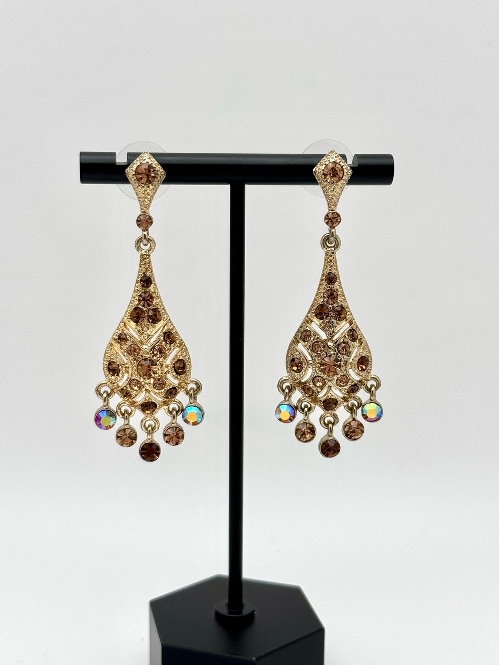 Vintage Brown Champagne Rhinestone Chandelier Earrings Gold Tone Filigree 2.25in